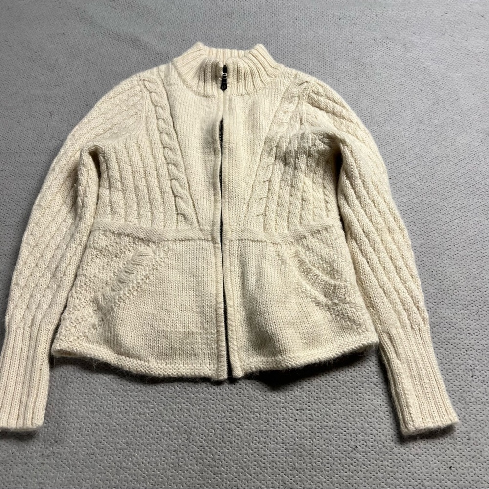 Leo Peressi 100% Alpaca wool sweater.